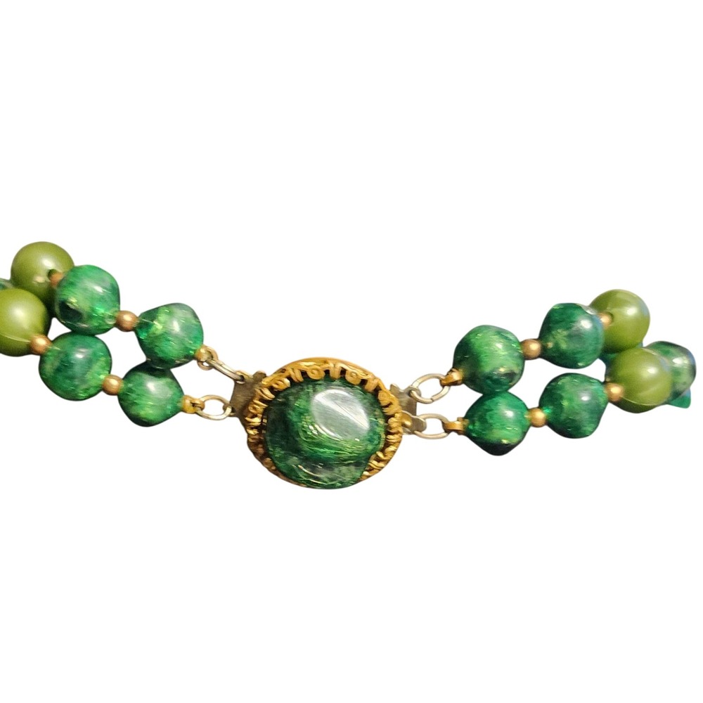 VTG Double Strand Green Beaded Necklace Emerald Olive Gold Tone Box Clasp - Picture 3 of 8
